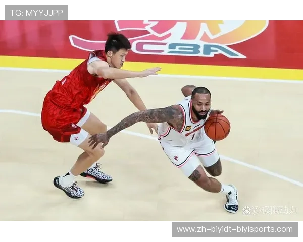 详解篮球比赛中如何有效防范对手外线投篮威胁